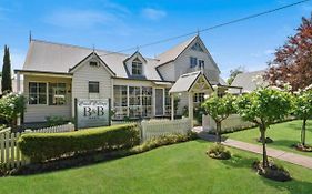 Creek Cottage Bed And Breakfast Traralgon